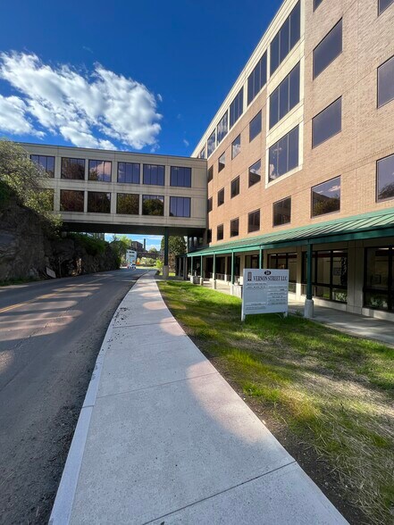 More Photos Of 28 Vernon St, Brattleboro Office For Lease