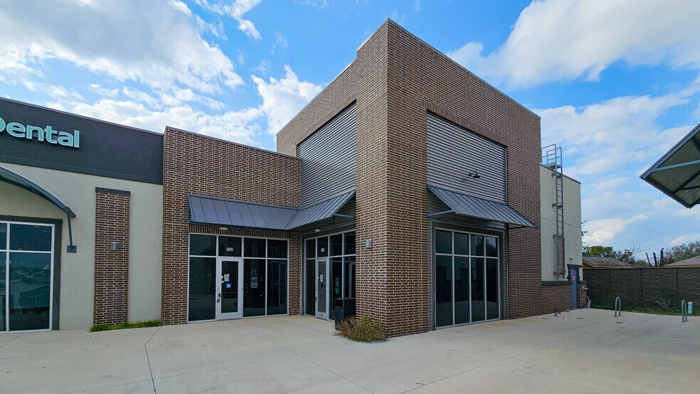 More Photos Of 821 W New Hope Dr, Cedar Park Storefront Retail Office For Lease