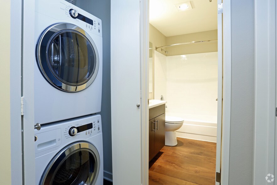 More Photos Of 2900 1st Ave, Seattle Apartments For Lease