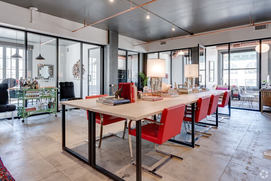 More Photos Of 521-527 W 7th St, Los Angeles Coworking Space