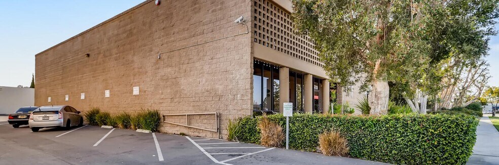 More Photos Of 3720 Skypark Dr, Torrance Research And Development For Lease