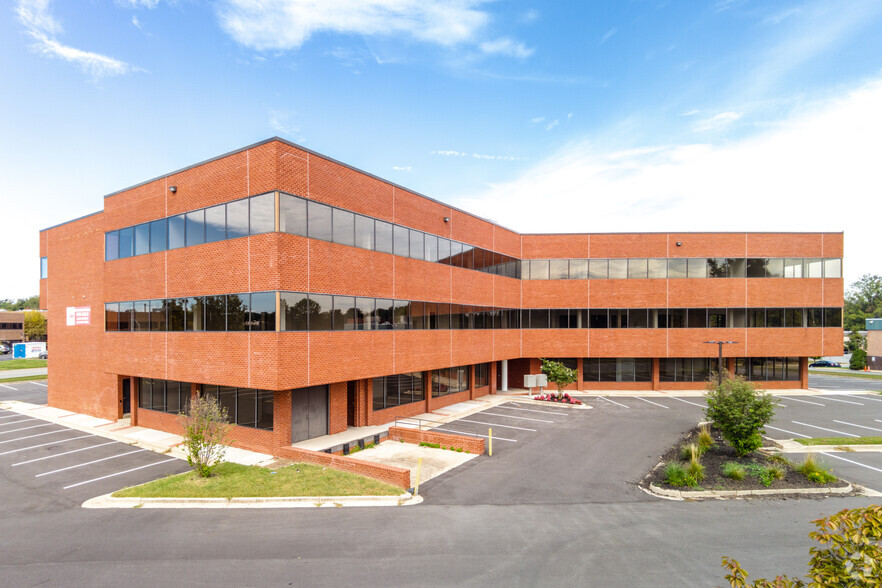 More Photos Of 4 Taft Ct, Rockville Medical For Sale