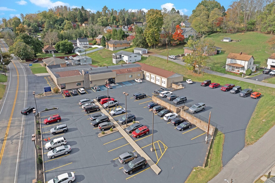 More Photos Of 1377 Locust Ave, Fairmont Medical For Sale