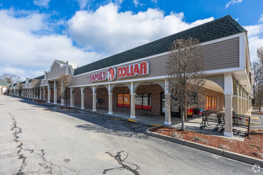 More Photos Of 1-23 Coventry Shoppers Park, Coventry Storefront For Lease