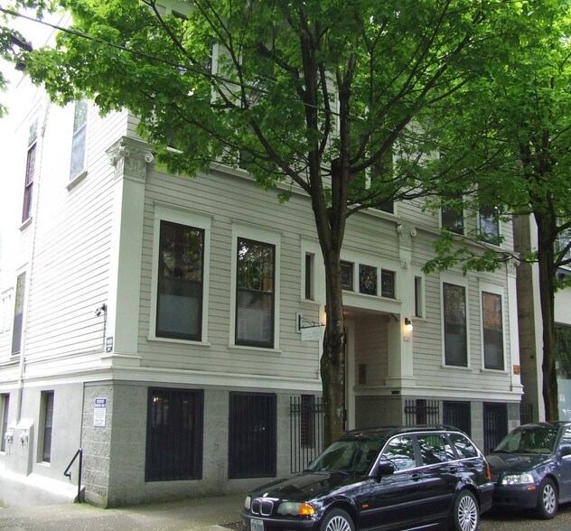 More Photos Of 2066 NW Irving St, Portland Office For Lease