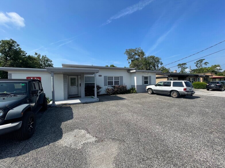 More Photos Of 1924 University Blvd W, Jacksonville Loft Creative Space For Lease