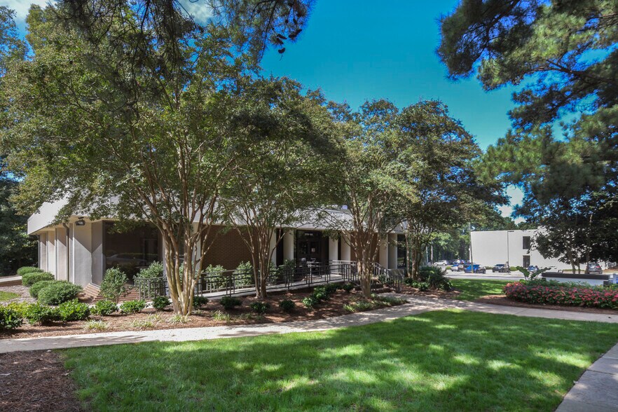 More Photos Of 3709 National Dr, Raleigh Medical For Lease