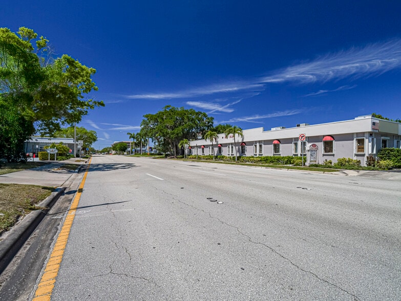 More Photos Of 800 20th Pl, Vero Beach Medical For Lease