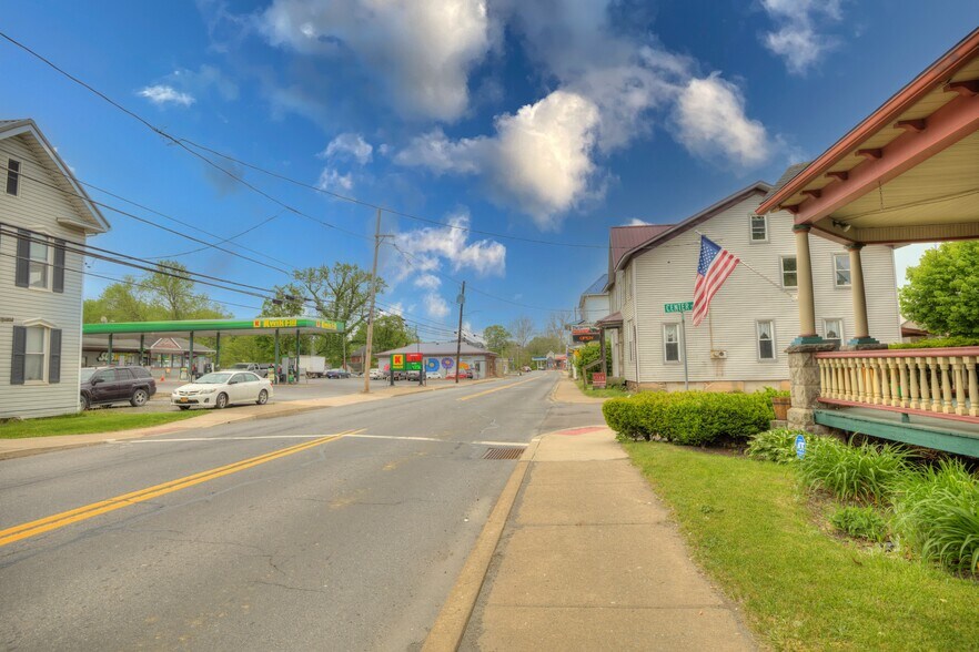 More Photos Of 150 Main St, Benton Office For Sale