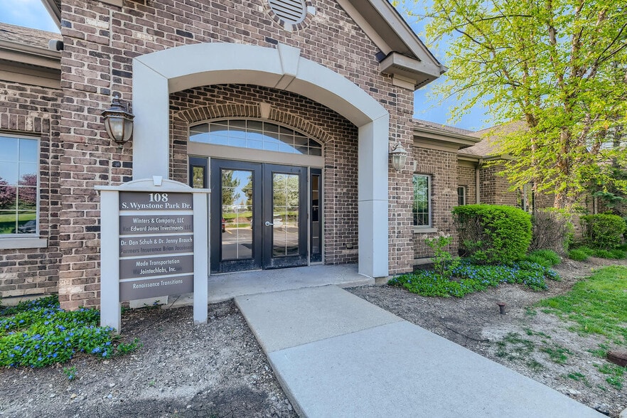 More Photos Of 108 S Wynstone Park Dr, North Barrington Office For Lease