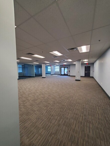 More Photos Of 400 Corporate Dr, Stafford Office For Sale