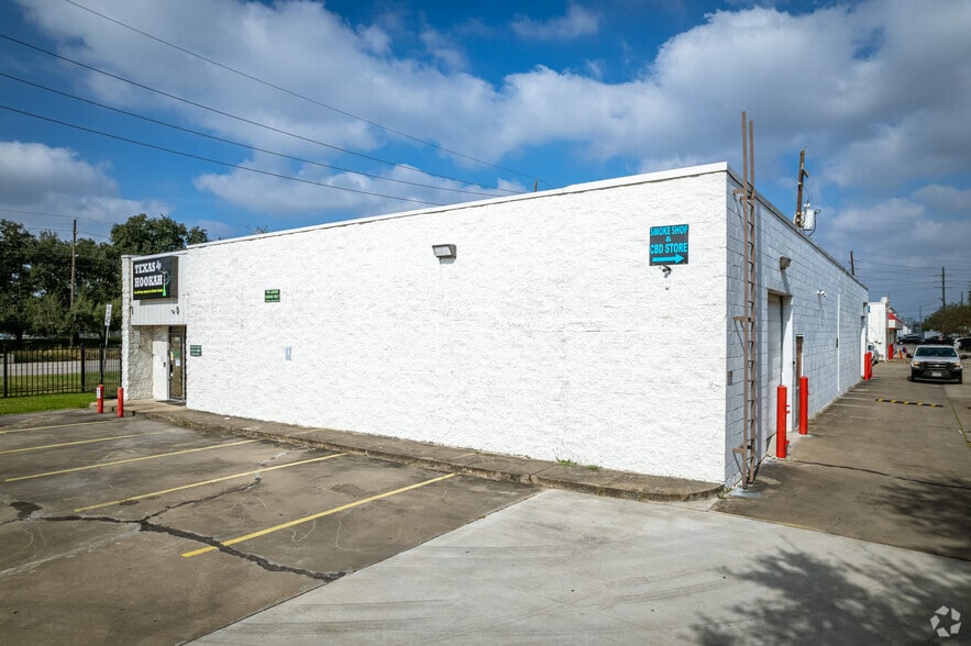 More Photos Of 8403 Almeda. Rd, Houston Unknown For Lease