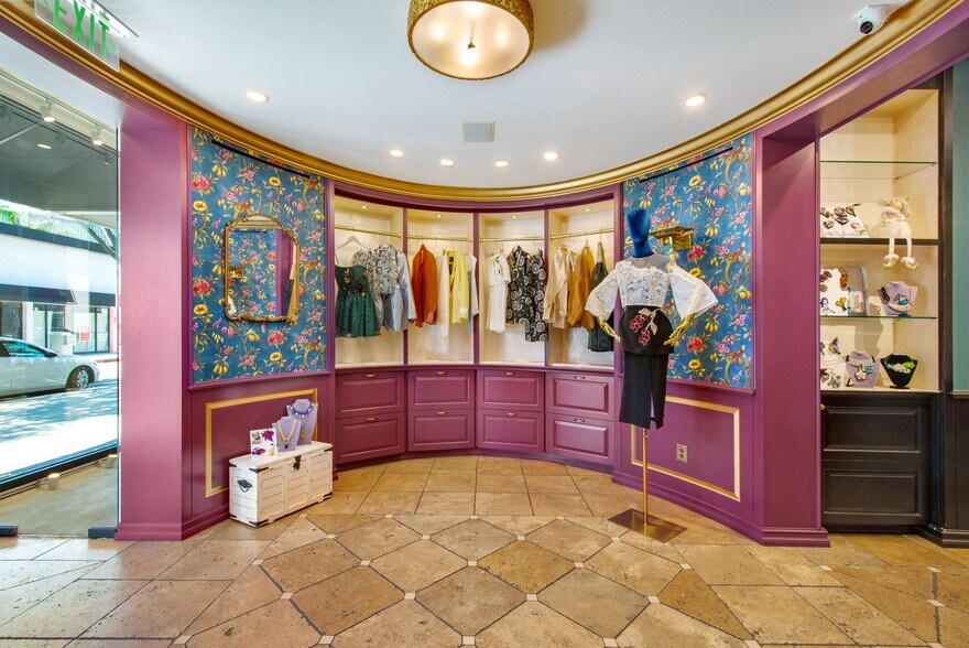 More Photos Of 9625-9647 Brighton Way, Beverly Hills Storefront Retail Office For Lease