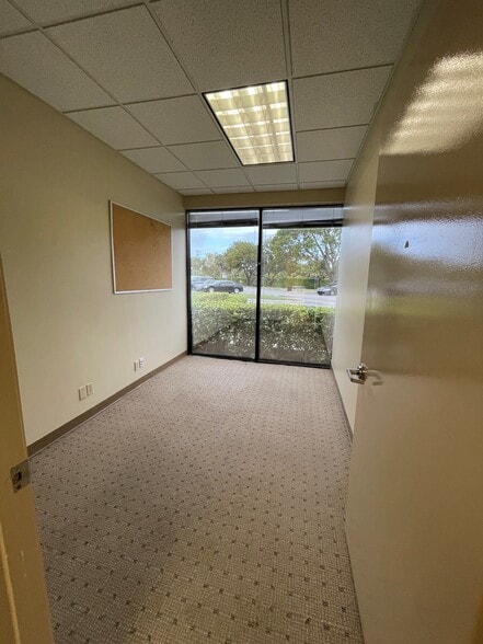 More Photos Of 3333 W Commercial Blvd, Fort Lauderdale Medical For Sale