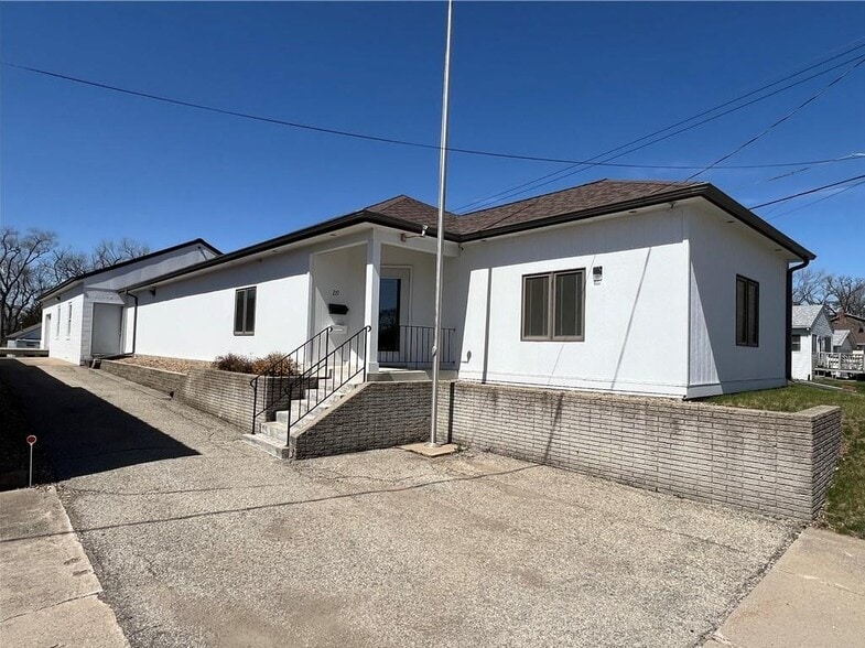 Primary Photo Of 219 W 11th St N, Newton Office For Sale