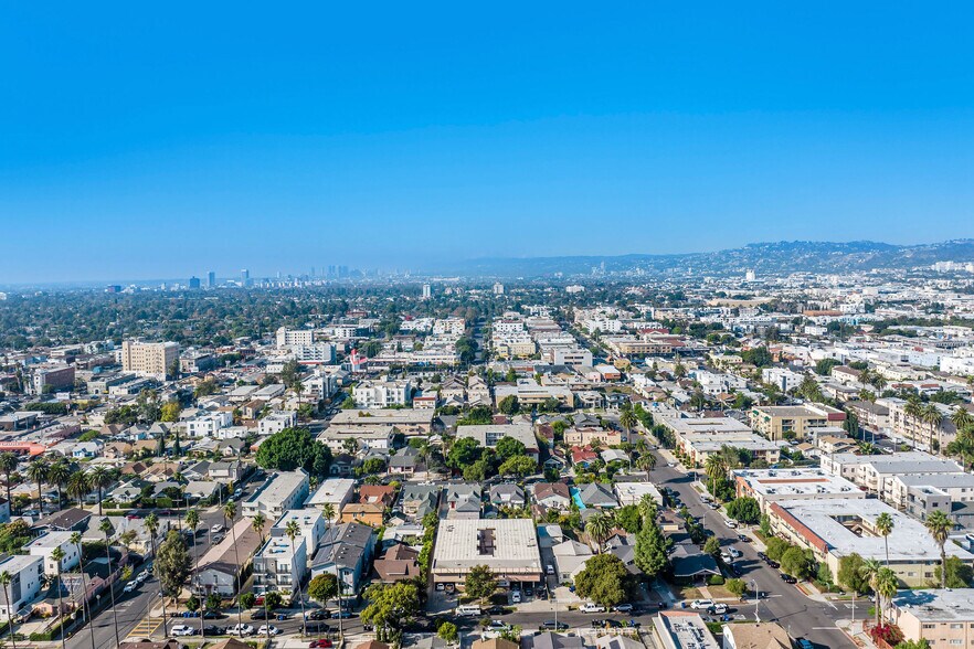 More Photos Of 423 N Harvard Blvd, Los Angeles Apartments For Sale