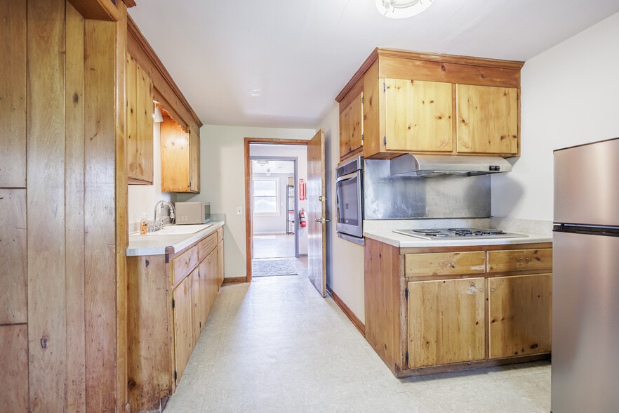 More Photos Of 581 Whitney Rd W, Fairport Office For Sale