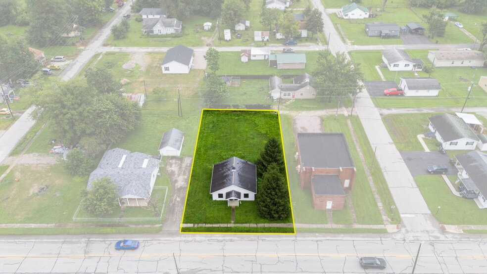 Primary Photo Of 307 N Armstrong St, Crothersville General Retail For Sale