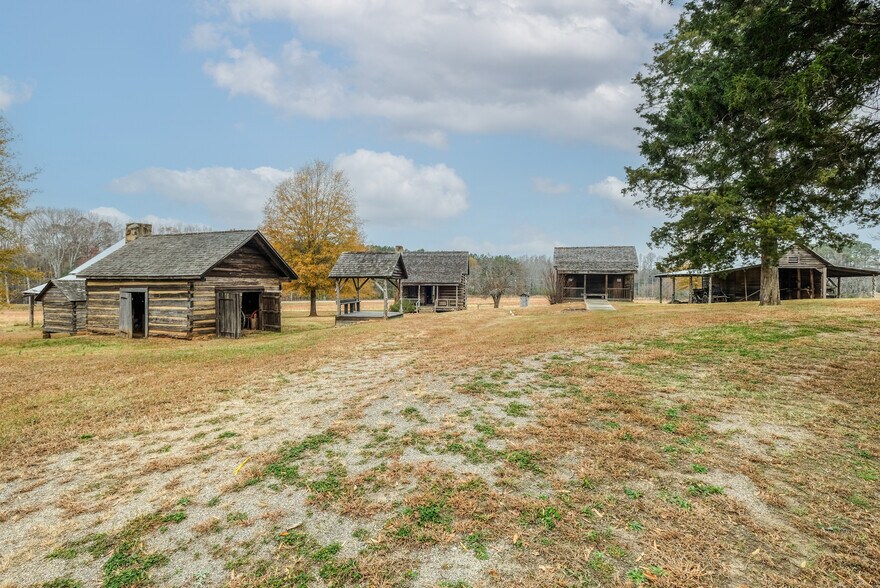 More Photos Of 163 Old Buncombe Rd, Union Specialty For Sale
