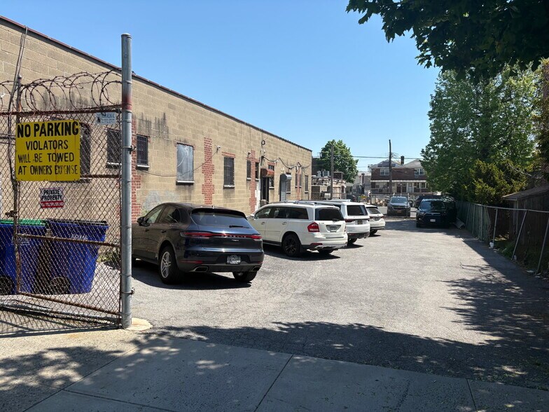 More Photos Of 3812-3824 E Tremont Ave, Bronx Storefront For Lease