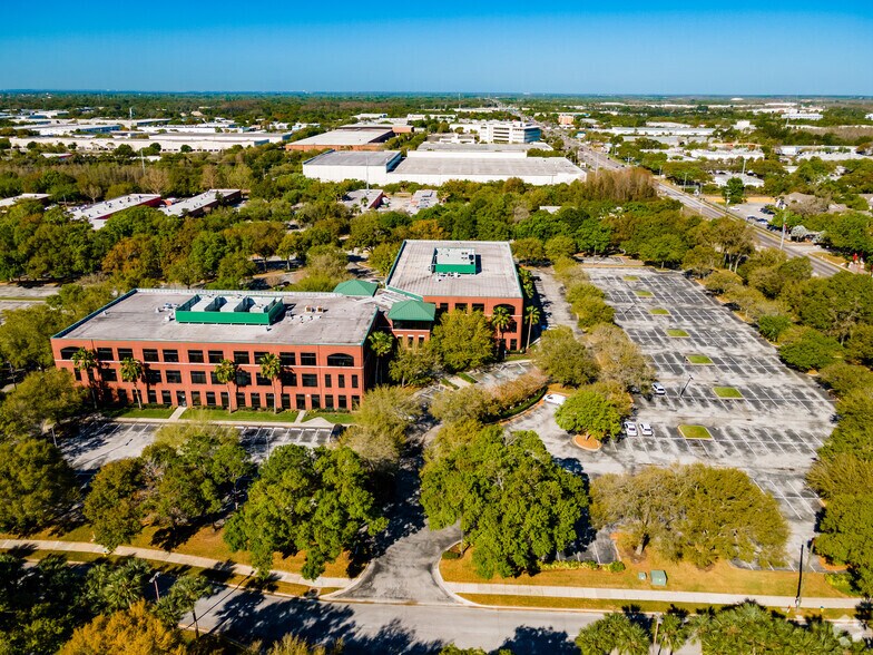 More Photos Of 4502 Woodland Corporate Blvd, Tampa Unknown For Lease