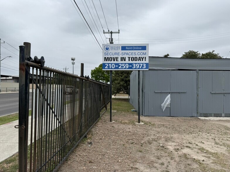 More Photos Of 4930 Callaghan Rd, San Antonio Self Storage For Sale