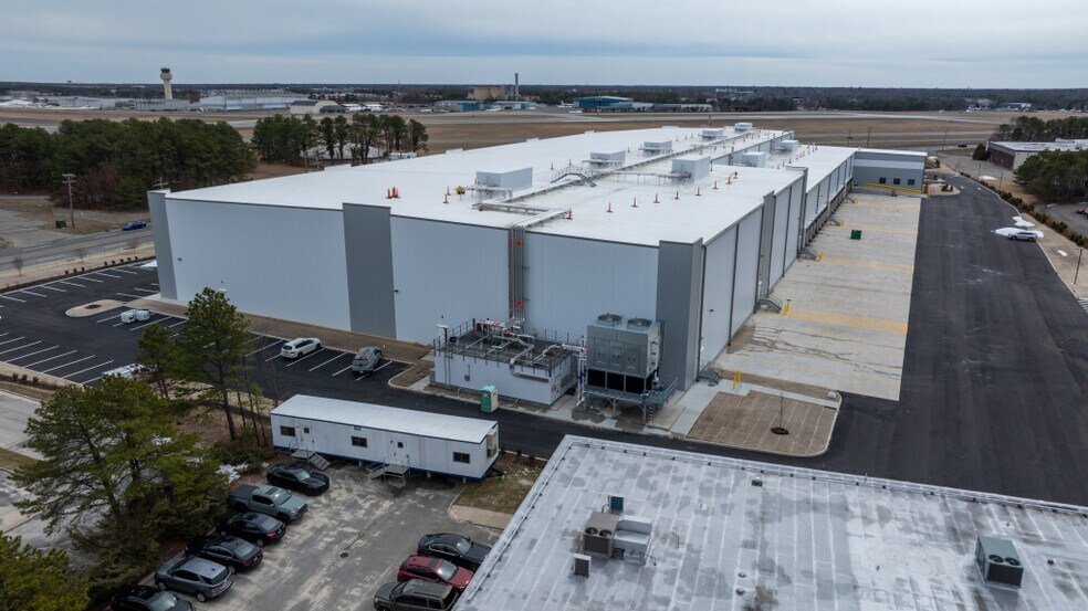 More Photos Of 2100 Smithtown Ave, Ronkonkoma Refrigeration Cold Storage For Lease