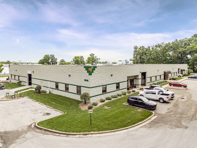 More Photos Of 3849 N Richardt Ave, Indianapolis Light Distribution For Sale