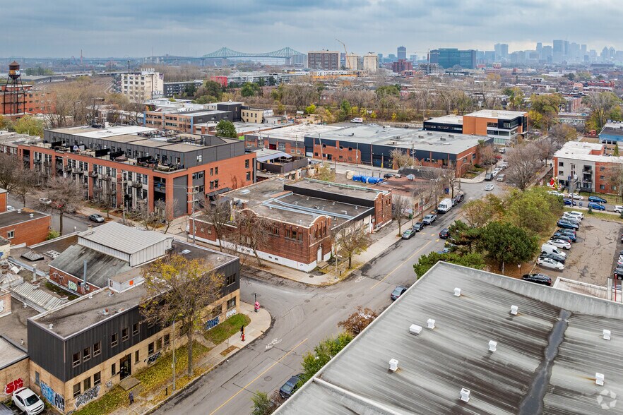 More Photos Of 3130-3144 Rue de Rouen, Montréal Industrial For Lease