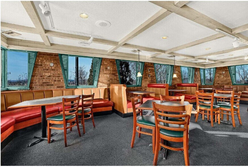 More Photos Of 2212 Rose St, La Crosse Restaurant For Sale