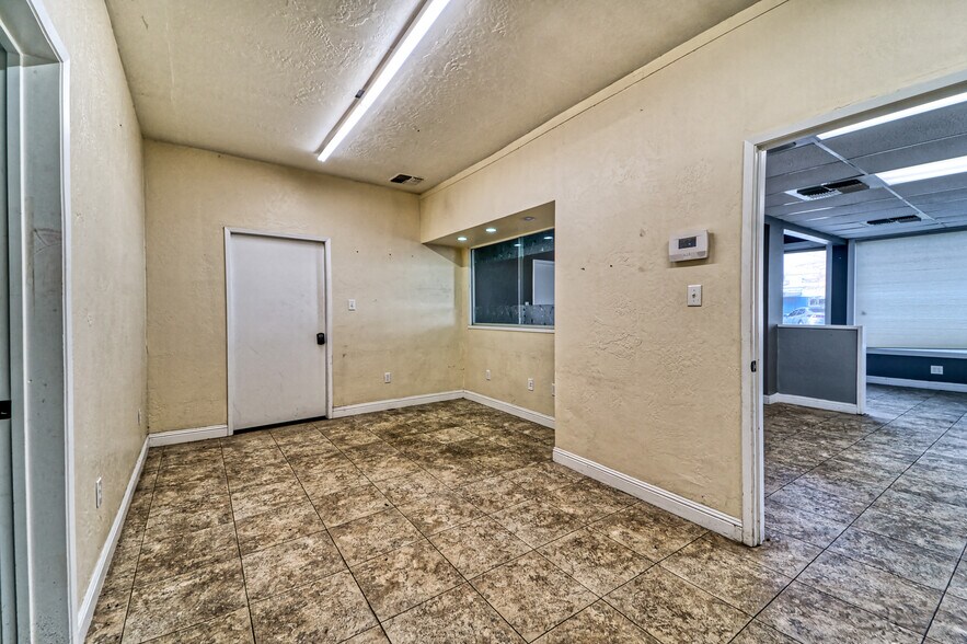 More Photos Of 124 6th St, Marysville Freestanding For Sale