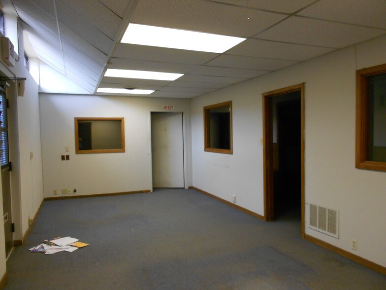 More Photos Of 218 Elm St, Abilene Flex For Sale