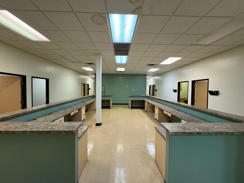 More Photos Of 1040 S Rainbow Blvd, Las Vegas Freestanding For Lease