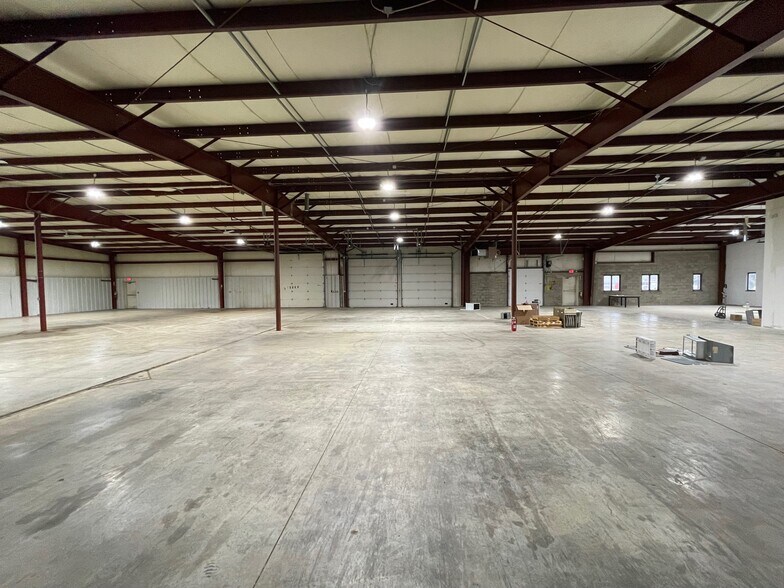 More Photos Of 101 Commerce Dr, Danville Light Manufacturing For Lease
