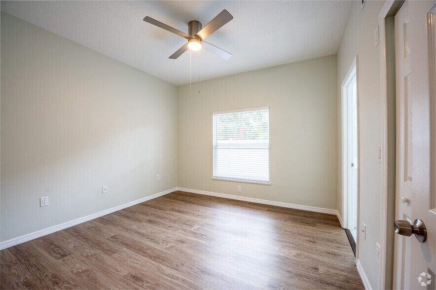 More Photos Of 1700-1704 Redwood St, Sarasota Apartments For Sale
