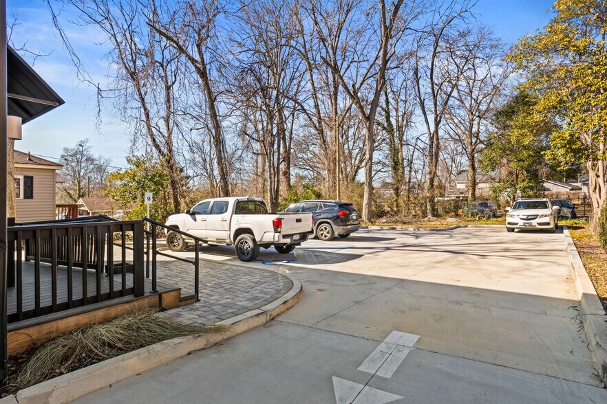 More Photos Of 204 Mills Ave, Greenville Office For Sale