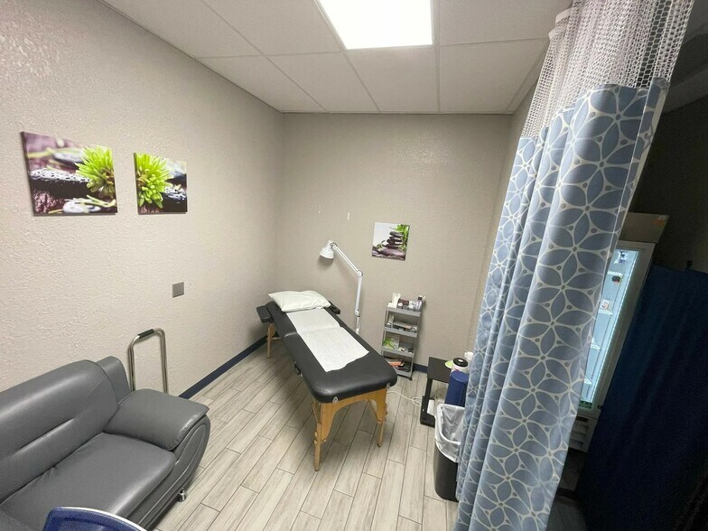 More Photos Of 19750 W Highway 46, Spring Branch Storefront For Lease