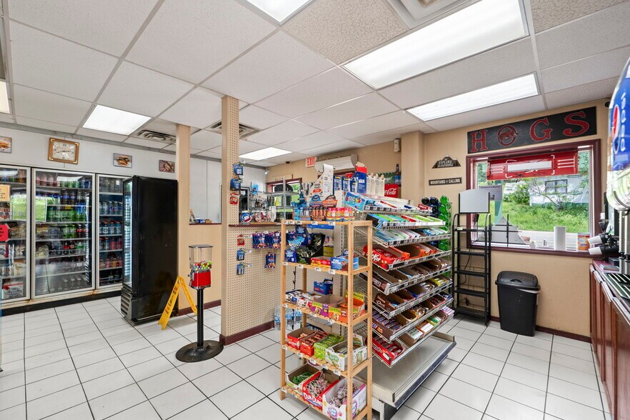 More Photos Of 5283 Arkansas 21, Huntsville General Retail For Sale