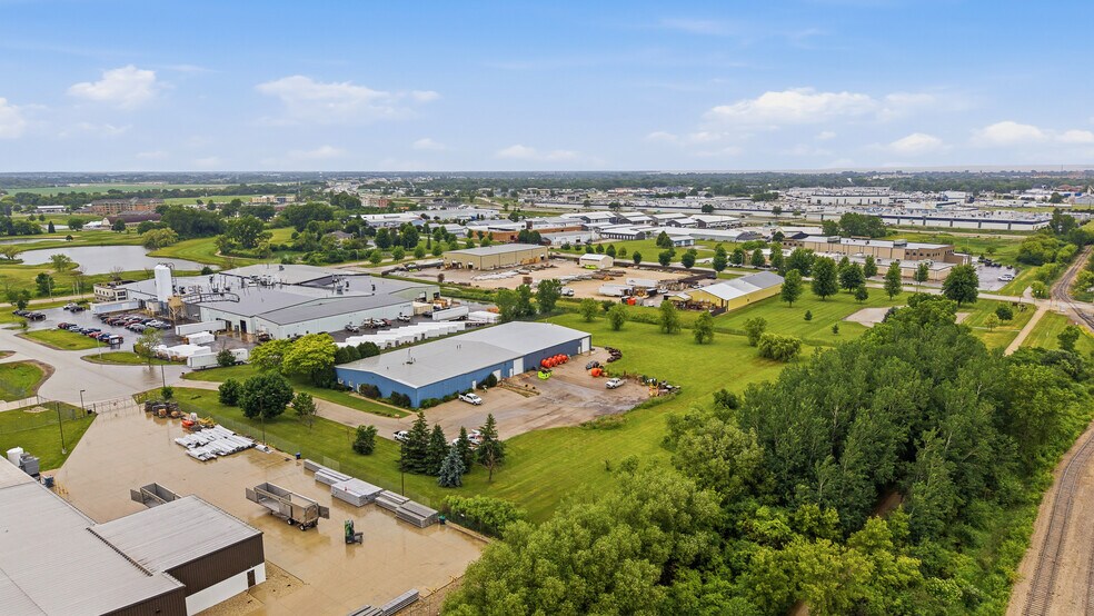 More Photos Of 65 Blodgett Ct, Fond Du Lac Warehouse For Sale