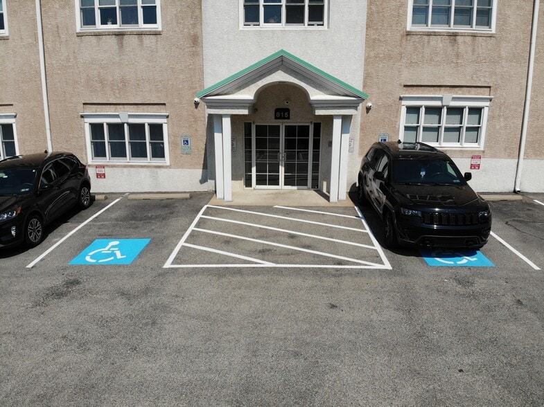More Photos Of 815 Greenwood Ave, Jenkintown Medical For Sale
