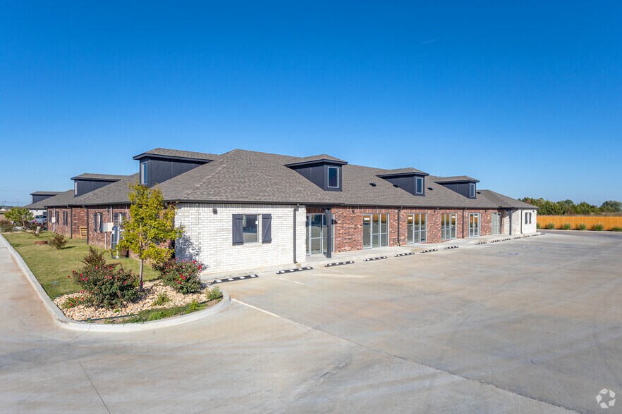 More Photos Of , Glenpool Office For Sale