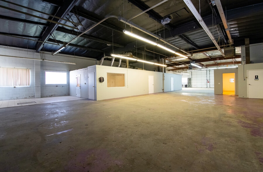 More Photos Of 11810-11812 Greenstone Ave, Santa Fe Springs Manufacturing For Sale