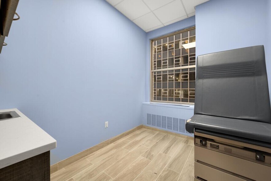 More Photos Of 125 Maiden Ln, New York Medical For Lease