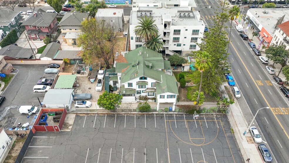 More Photos Of 1470 W Adams Blvd, Los Angeles Apartments For Sale