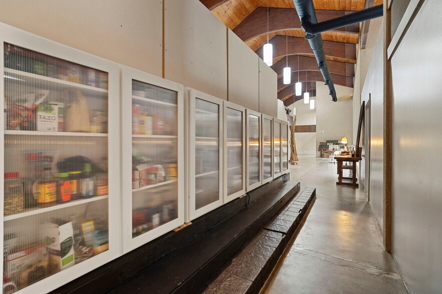 More Photos Of 4720 Avenue O 1/2, Galveston Showroom For Sale