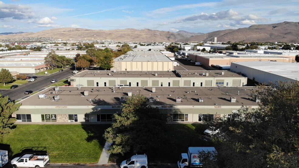 More Photos Of 395 Freeport Blvd, Sparks Showroom For Lease