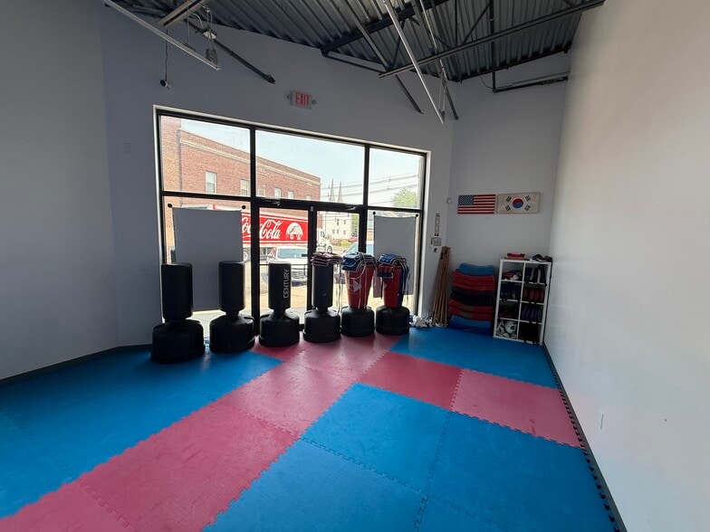 More Photos Of 142-142 3rd St, Elizabethport General Retail For Lease