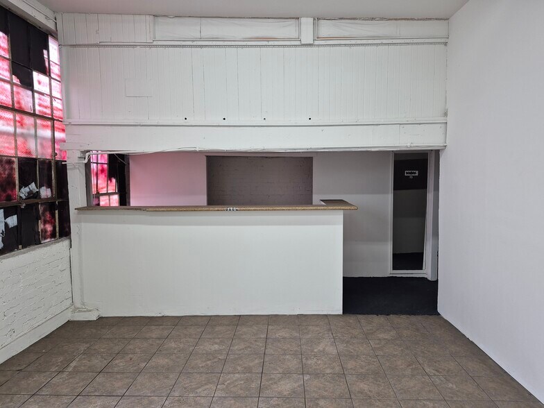 More Photos Of 6080 S Hoover St, Los Angeles Unknown For Lease