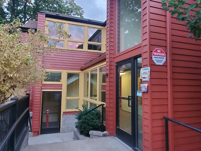 Primary Photo Of 258 E 10th Ave, Eugene Office For Lease