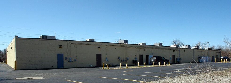 More Photos Of 56270-56330 Grand River Ave, New Hudson General Retail For Sale